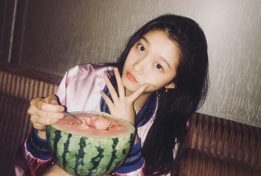 白发女吃瓜,揭秘网络热议背后的真相与反思