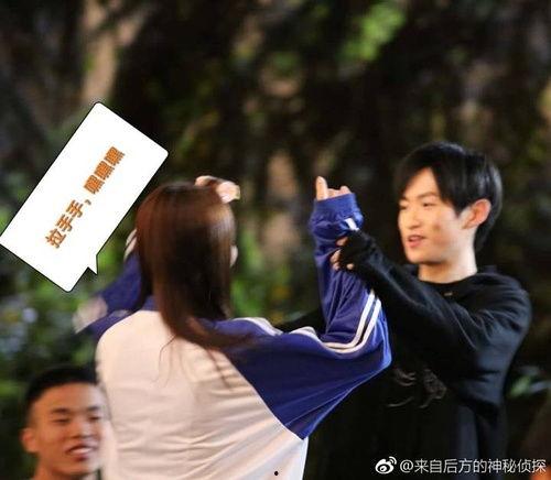 吃瓜查杰的眼神,眼神中的故事与情感