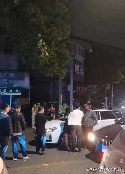 女子开宝马撞人吃瓜,吃瓜群众围观真相揭晓