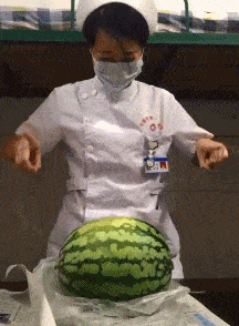 gif动图吃瓜,吃瓜群众的欢乐瞬间